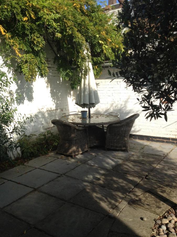 The Clockhouse Apartment Old Windsor Bagian luar foto