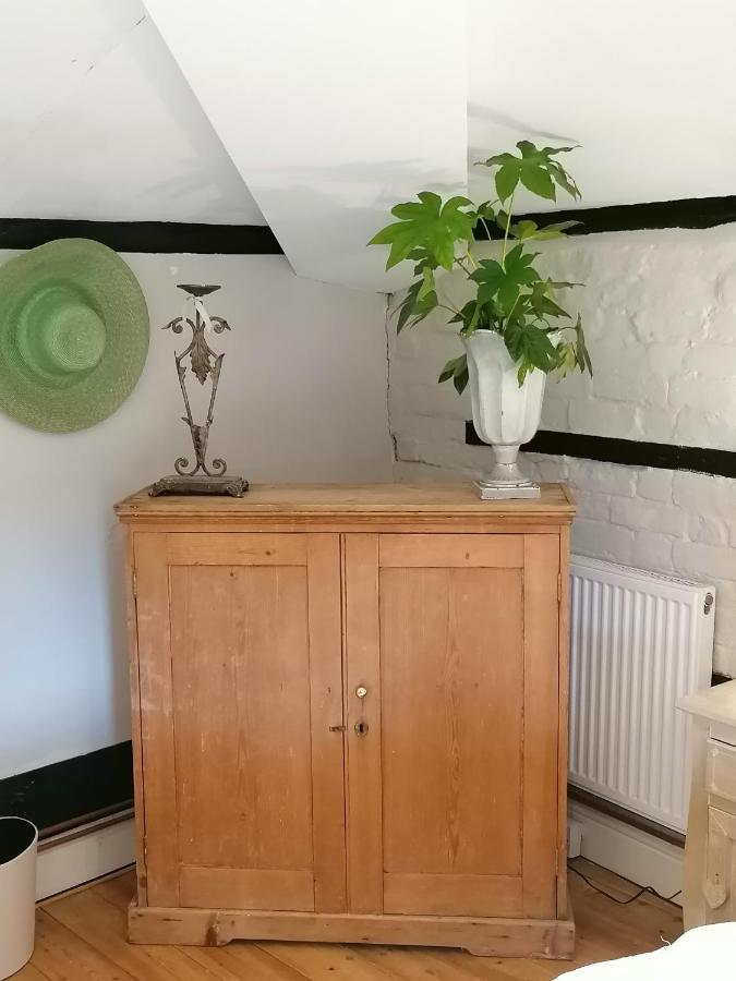 The Clockhouse Apartment Old Windsor Bagian luar foto