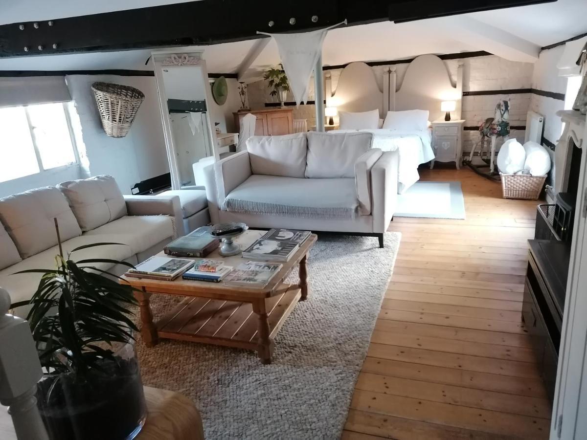 The Clockhouse Apartment Old Windsor Bagian luar foto