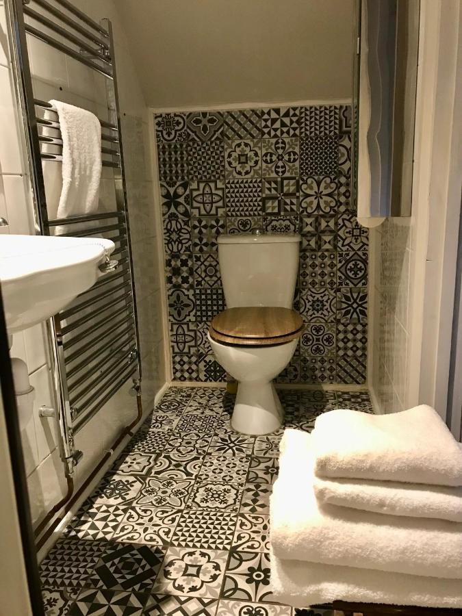 The Clockhouse Apartment Old Windsor Bagian luar foto